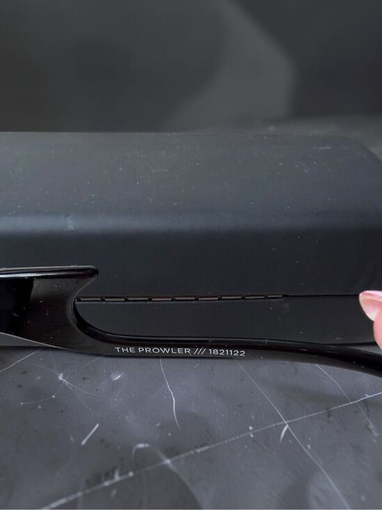 Adam Selman x Le Specs The Prowler Black Cat Eye Sunglasses Case 1821122